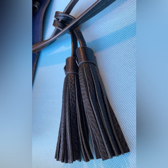 Tory Burch McGraw Tote - Black / Royal Navy - Picture 14 of 16